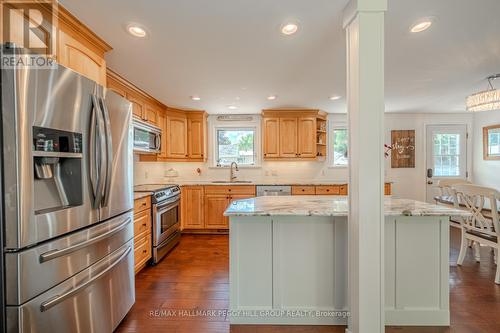 15 Pratt Road, Barrie (Wellington), ON - Indoor Photo Showing Kitchen