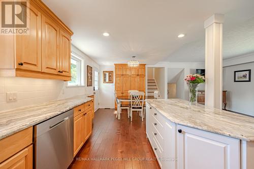 15 Pratt Road, Barrie (Wellington), ON - Indoor Photo Showing Kitchen