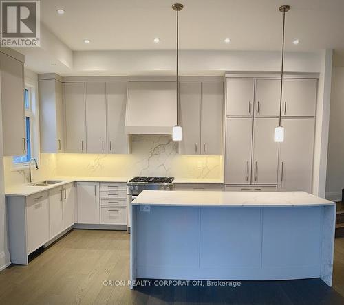 22 - 95 Brookfield Road, Oakville (Old Oakville), ON - Indoor Photo Showing Kitchen With Double Sink With Upgraded Kitchen