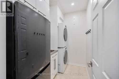 3246 Sharp Road, Burlington (Alton), ON - Indoor Photo Showing Laundry Room