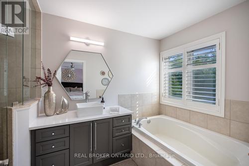 3246 Sharp Road, Burlington (Alton), ON - Indoor Photo Showing Bathroom