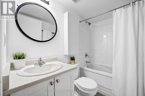 117 - 816 Lansdowne Avenue, Toronto (Dovercourt-Wallace Emerson-Junction), ON - Indoor Photo Showing Bathroom