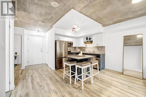 117 - 816 Lansdowne Avenue, Toronto (Dovercourt-Wallace Emerson-Junction), ON - Indoor Photo Showing Kitchen