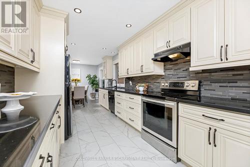 220 Elmore Drive, Halton Hills (Acton), ON - Indoor Photo Showing Kitchen With Upgraded Kitchen