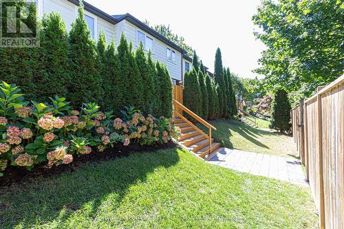 8 - 2062 Lakeshore Road W, Oakville, ON - Outdoor