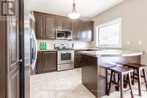 32 Tatra Crescent, Brampton, ON - Indoor Photo Showing Kitchen