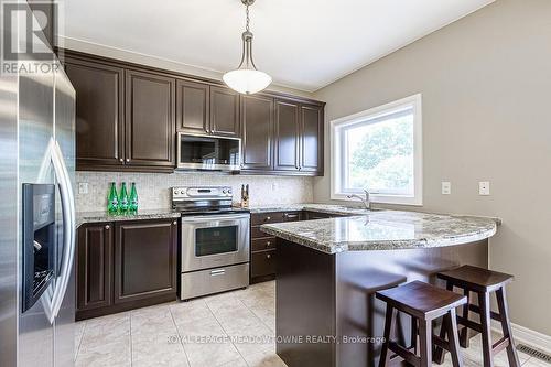 32 Tatra Crescent, Brampton, ON - Indoor Photo Showing Kitchen