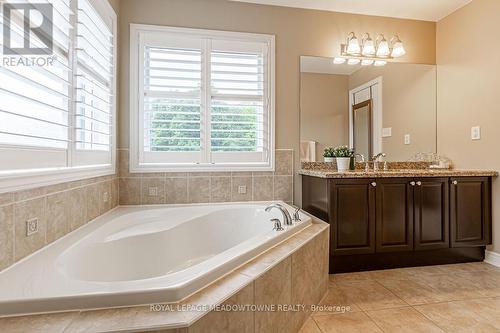 32 Tatra Crescent, Brampton, ON - Indoor Photo Showing Bathroom