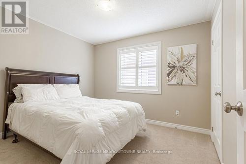 32 Tatra Crescent, Brampton (Bram West), ON - Indoor Photo Showing Bedroom