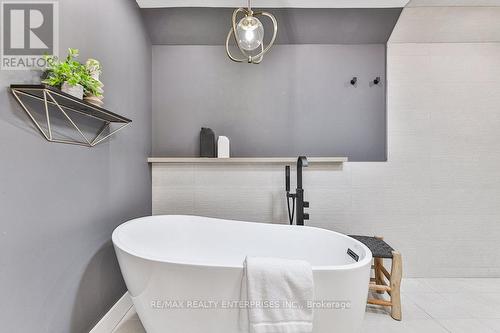 2131 Lynchmere Avenue, Mississauga (Cooksville), ON - Indoor Photo Showing Bathroom