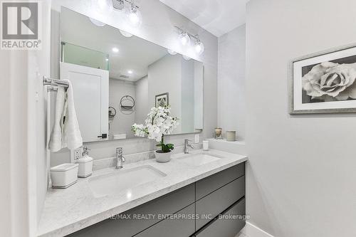 2131 Lynchmere Avenue, Mississauga (Cooksville), ON - Indoor Photo Showing Bathroom