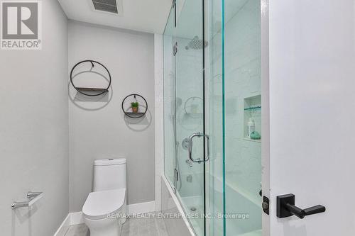 2131 Lynchmere Avenue, Mississauga, ON - Indoor Photo Showing Bathroom