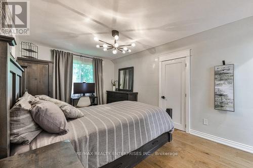 2131 Lynchmere Avenue, Mississauga, ON - Indoor Photo Showing Bedroom