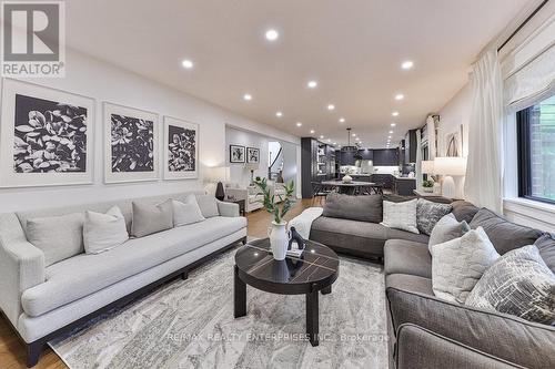 2131 Lynchmere Avenue, Mississauga (Cooksville), ON - Indoor Photo Showing Living Room