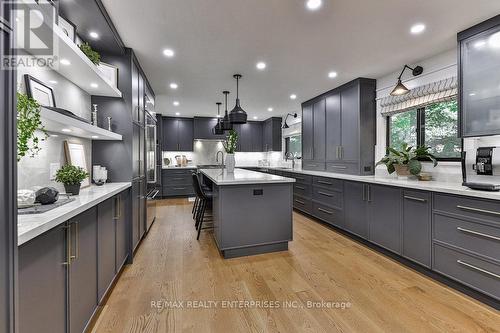 2131 Lynchmere Avenue, Mississauga (Cooksville), ON - Indoor Photo Showing Kitchen With Upgraded Kitchen