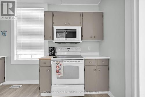 224 Waterloo Street, London, ON - Indoor Photo Showing Kitchen