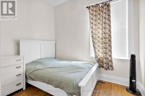 224 Waterloo Street, London, ON - Indoor Photo Showing Bedroom