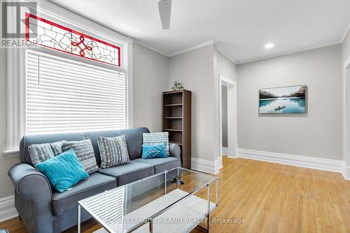 224 Waterloo Street, London, ON - Indoor Photo Showing Living Room