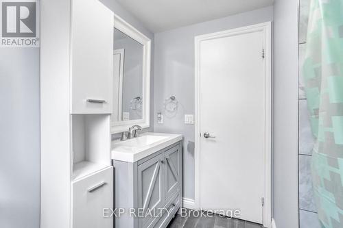 111 Morton Way, Brampton (Fletcher'S West), ON - Indoor Photo Showing Bathroom