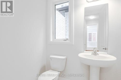 24 Mckay Avenue, Kawartha Lakes (Lindsay), ON - Indoor Photo Showing Bathroom