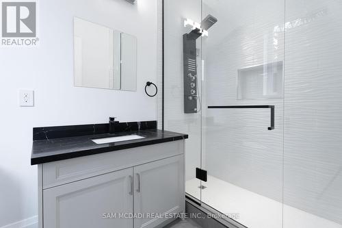 540 Bob O Link Road, Mississauga, ON - Indoor Photo Showing Bathroom