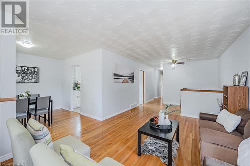 125 Brant Avenue, Guelph, ON - Indoor Photo Showing Living Room