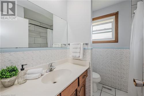 125 Brant Avenue, Guelph, ON - Indoor Photo Showing Bathroom