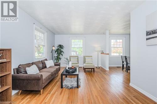 125 Brant Avenue, Guelph, ON - Indoor Photo Showing Living Room