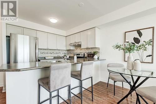 609 - 890 Sheppard Avenue W, Toronto (Bathurst Manor), ON - Indoor Photo Showing Kitchen With Double Sink