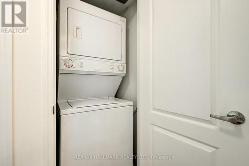 609 - 890 Sheppard Avenue W, Toronto (Bathurst Manor), ON - Indoor Photo Showing Laundry Room