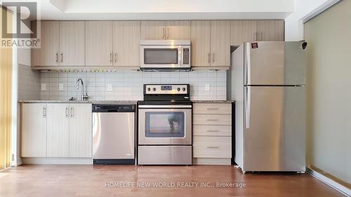 303 - 10 Willison Square, Toronto, ON - Indoor Photo Showing Kitchen With Upgraded Kitchen