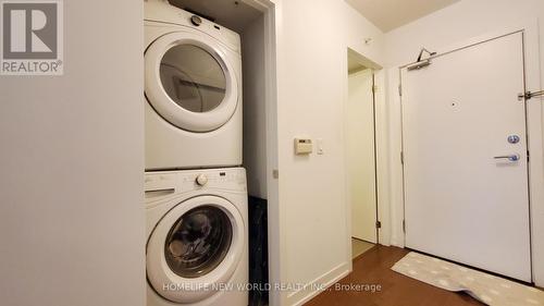 303 - 10 Willison Square, Toronto, ON - Indoor Photo Showing Laundry Room