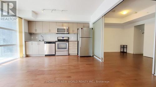 303 - 10 Willison Square, Toronto (Kensington-Chinatown), ON - Indoor Photo Showing Kitchen