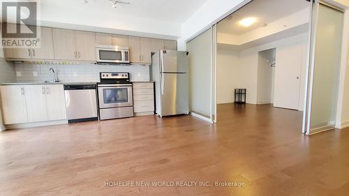 303 - 10 Willison Square, Toronto (Kensington-Chinatown), ON - Indoor Photo Showing Kitchen