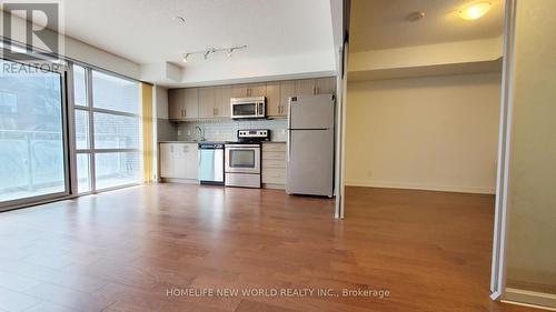 303 - 10 Willison Square, Toronto (Kensington-Chinatown), ON - Indoor Photo Showing Kitchen