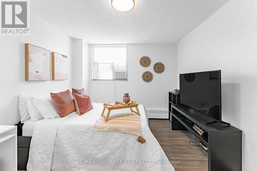 306 - 5 Parkway Forest Drive, Toronto (Henry Farm), ON - Indoor Photo Showing Bedroom