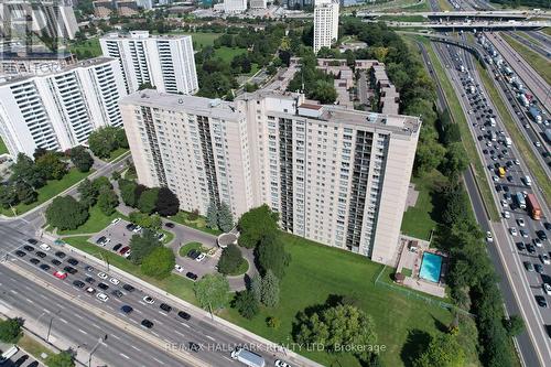 306 - 5 Parkway Forest Drive, Toronto (Henry Farm), ON - Outdoor