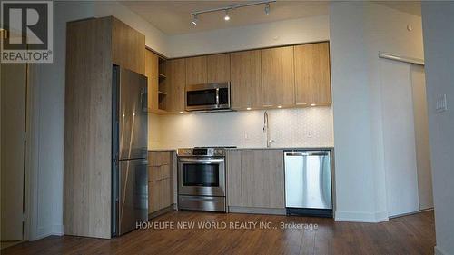 2002 - 30 Ordnance Street, Toronto (Niagara), ON - Indoor Photo Showing Kitchen