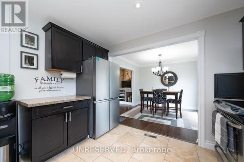 18 Fagan Drive, Halton Hills (Georgetown), ON - Indoor Photo Showing Kitchen