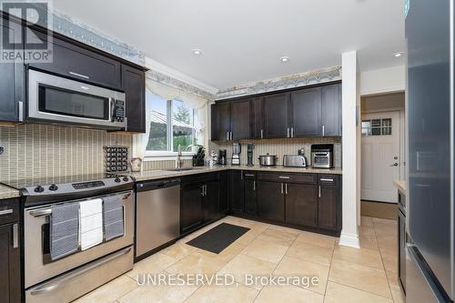 18 Fagan Drive, Halton Hills (Georgetown), ON - Indoor Photo Showing Kitchen