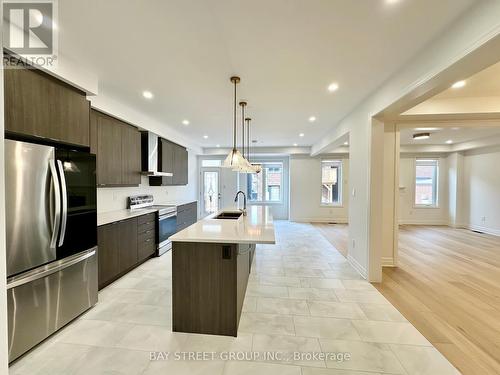 8 Sweet Pear Street, Markham, ON - Indoor Photo Showing Kitchen With Upgraded Kitchen