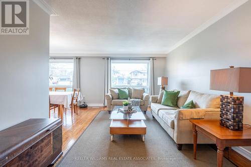 356 Delrex Boulevard, Halton Hills (Georgetown), ON - Indoor Photo Showing Living Room