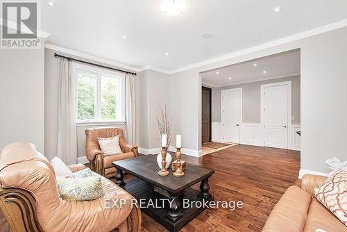 7840 Patterson Side Road, Caledon, ON - Indoor Photo Showing Living Room