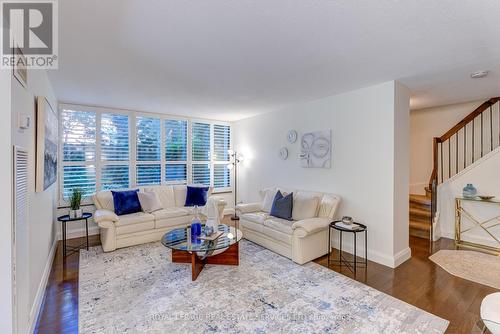 124 - 80 Quebec Avenue, Toronto (High Park North), ON - Indoor Photo Showing Living Room