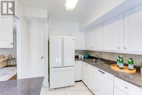 124 - 80 Quebec Avenue, Toronto (High Park North), ON - Indoor Photo Showing Kitchen