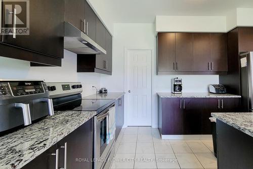 417 Freure Drive N, Cambridge, ON - Indoor Photo Showing Kitchen