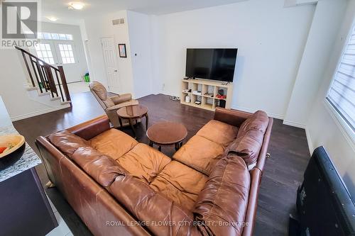 417 Freure Drive N, Cambridge, ON - Indoor Photo Showing Living Room