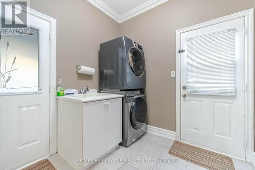 21 Summershade Street, Brampton, ON - Indoor Photo Showing Laundry Room