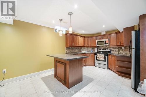 21 Summershade Street, Brampton, ON - Indoor Photo Showing Kitchen