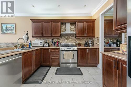 21 Summershade Street, Brampton (Vales Of Castlemore), ON - Indoor Photo Showing Kitchen